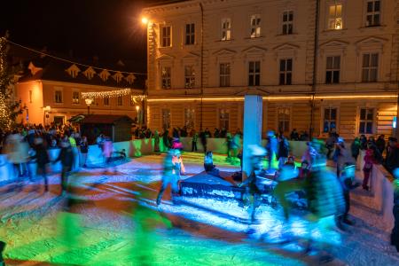 V Kamniku zasijale novoletne lučke (19)